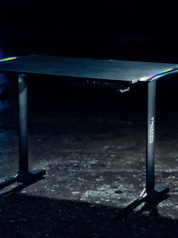 مكتب ألعاب على شكل حرف T من تويستد مايندز، بنسيج ألياف الكربون - إضاءة RGB